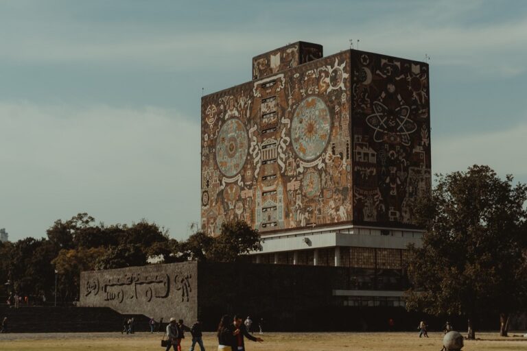 unam